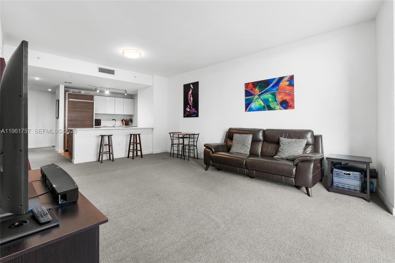 1100 MILLECENTO RESIDENCE - Residential