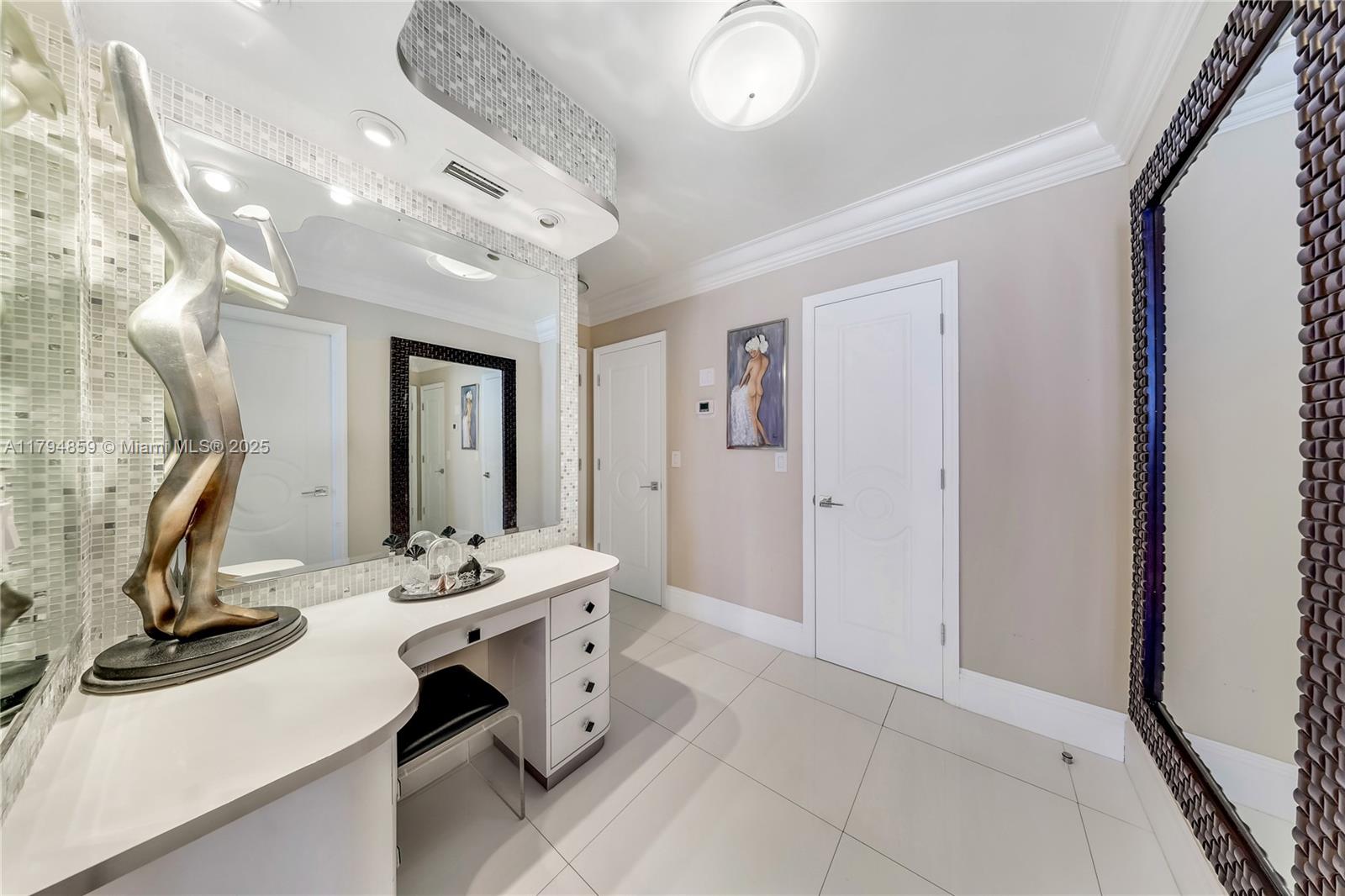 BALMORAL CONDO - Residential