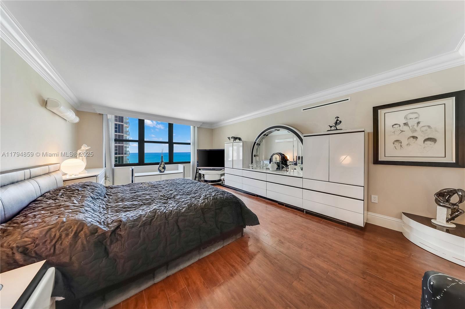 BALMORAL CONDO - Residential