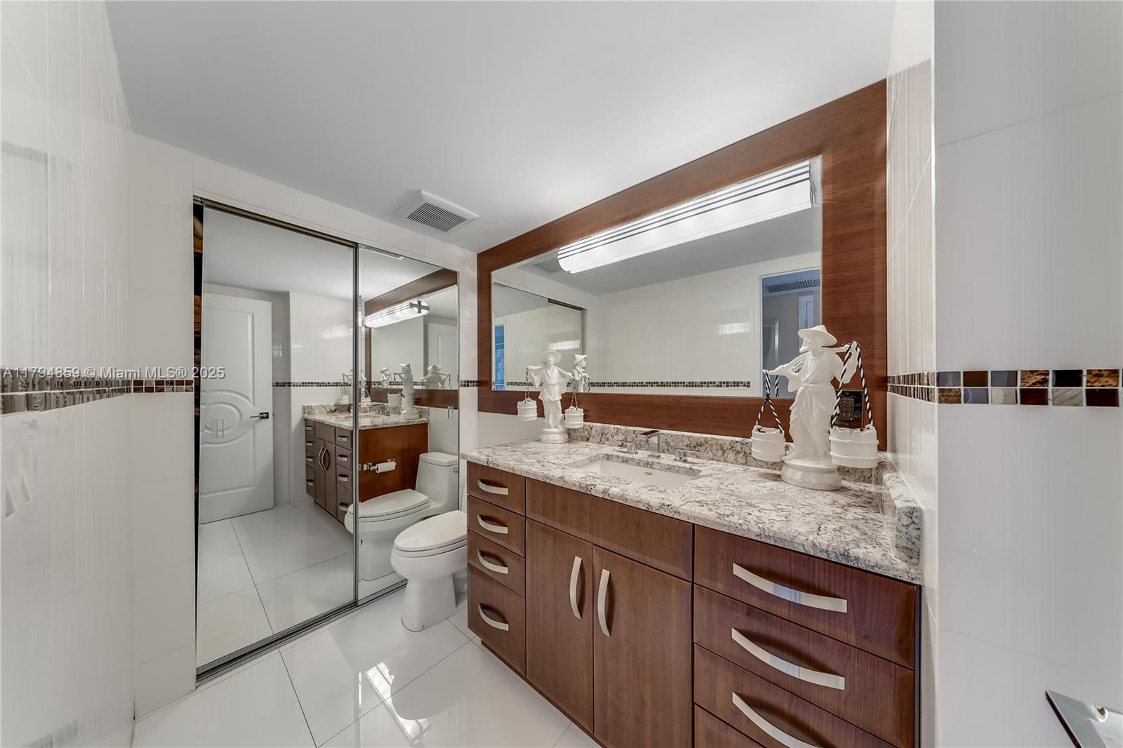 BALMORAL CONDO - Residential