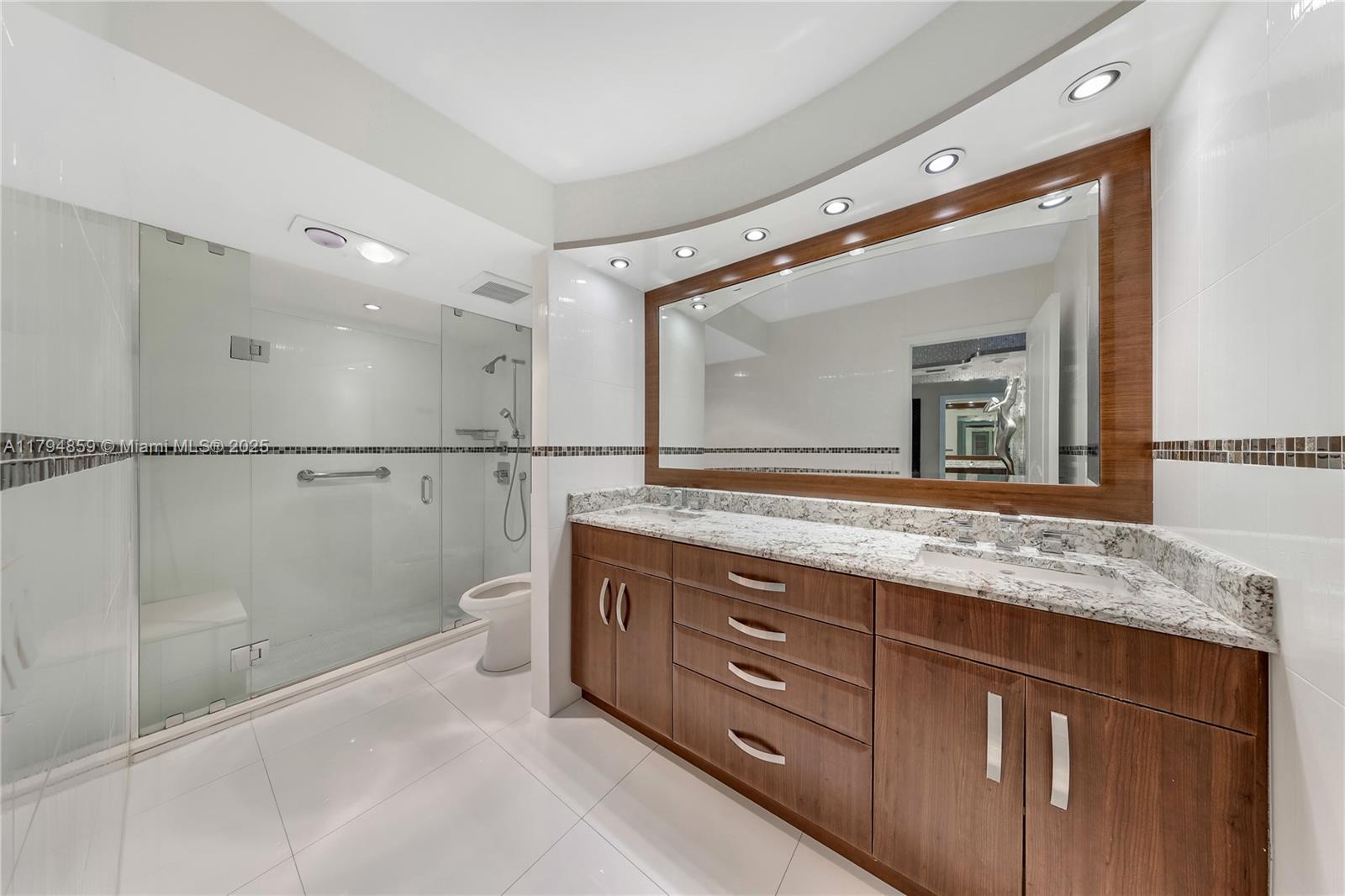 BALMORAL CONDO - Residential