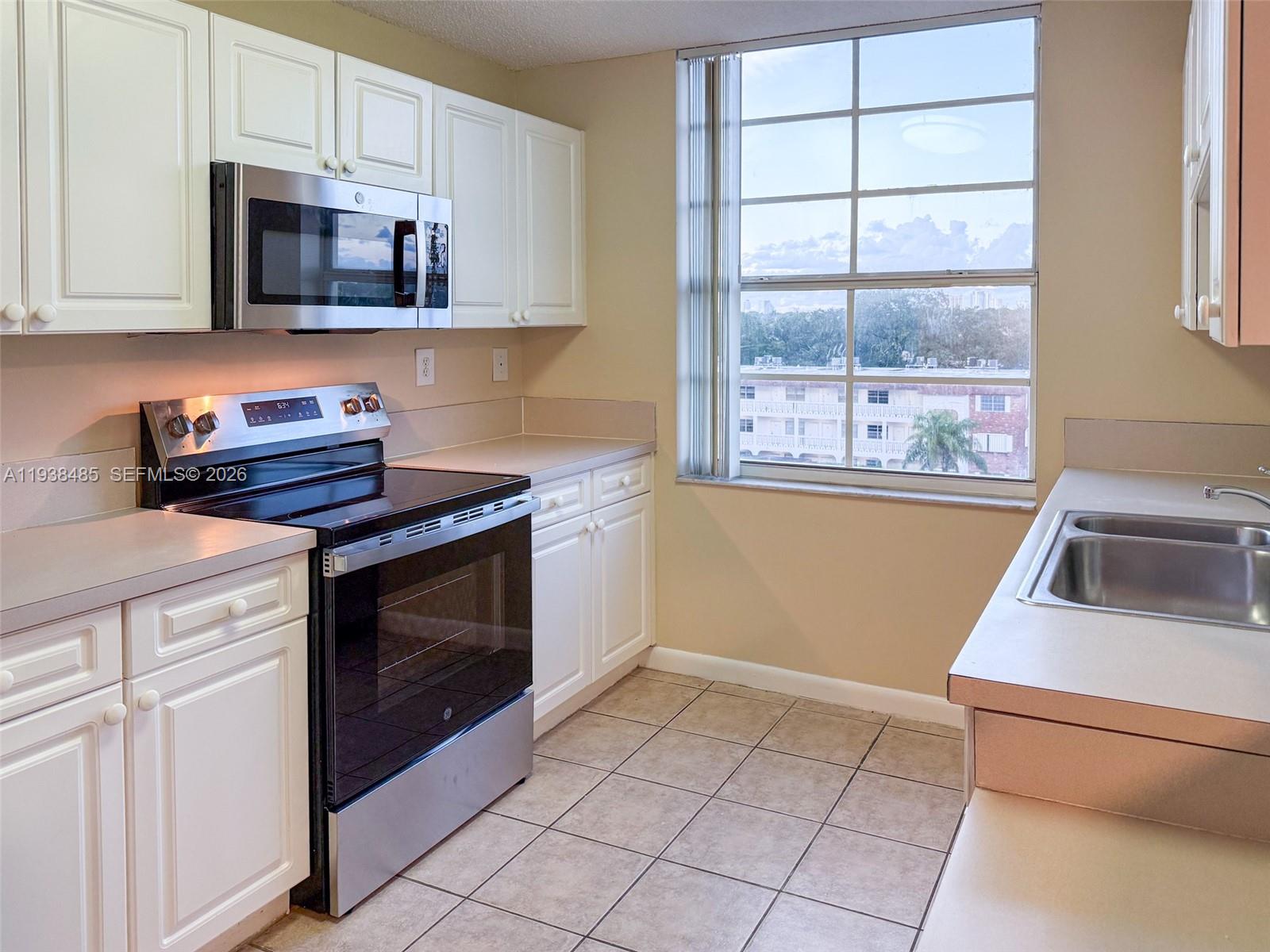 LAS OLAS BY THE RIVER CON - Residential Lease