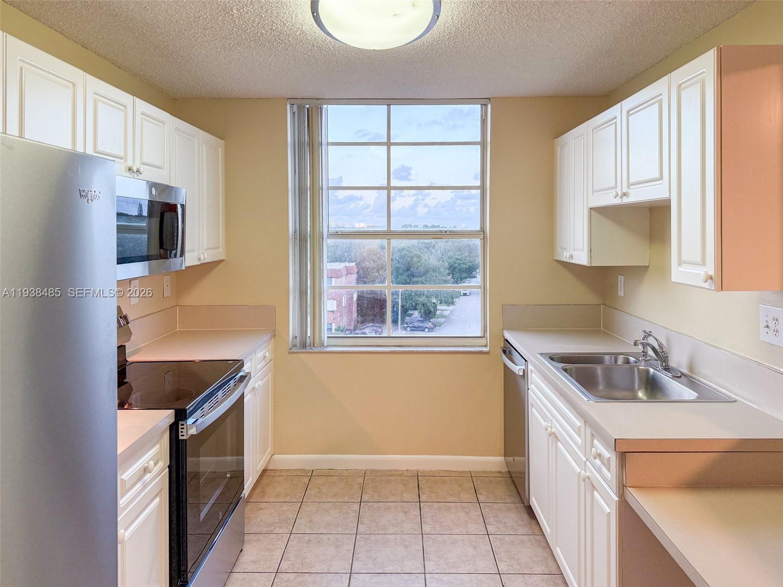 LAS OLAS BY THE RIVER CON - Residential Lease