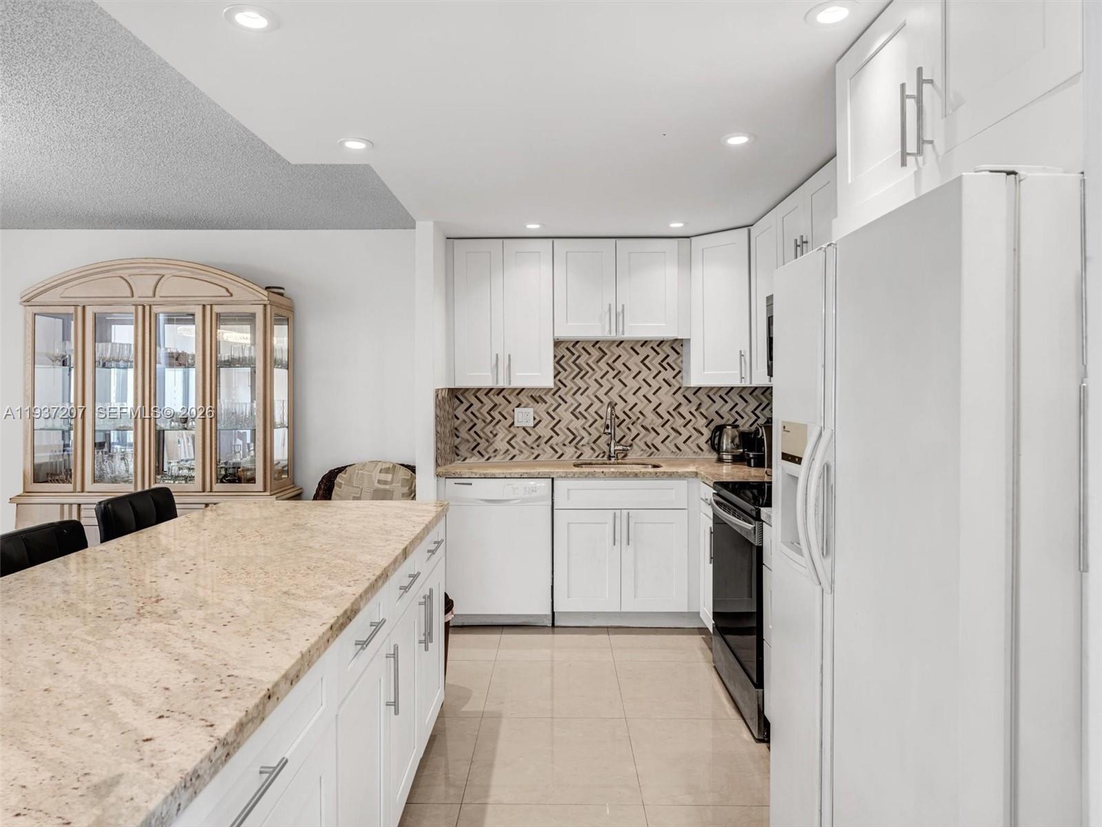 VILLA DORADA CONDO NO 2 - Residential