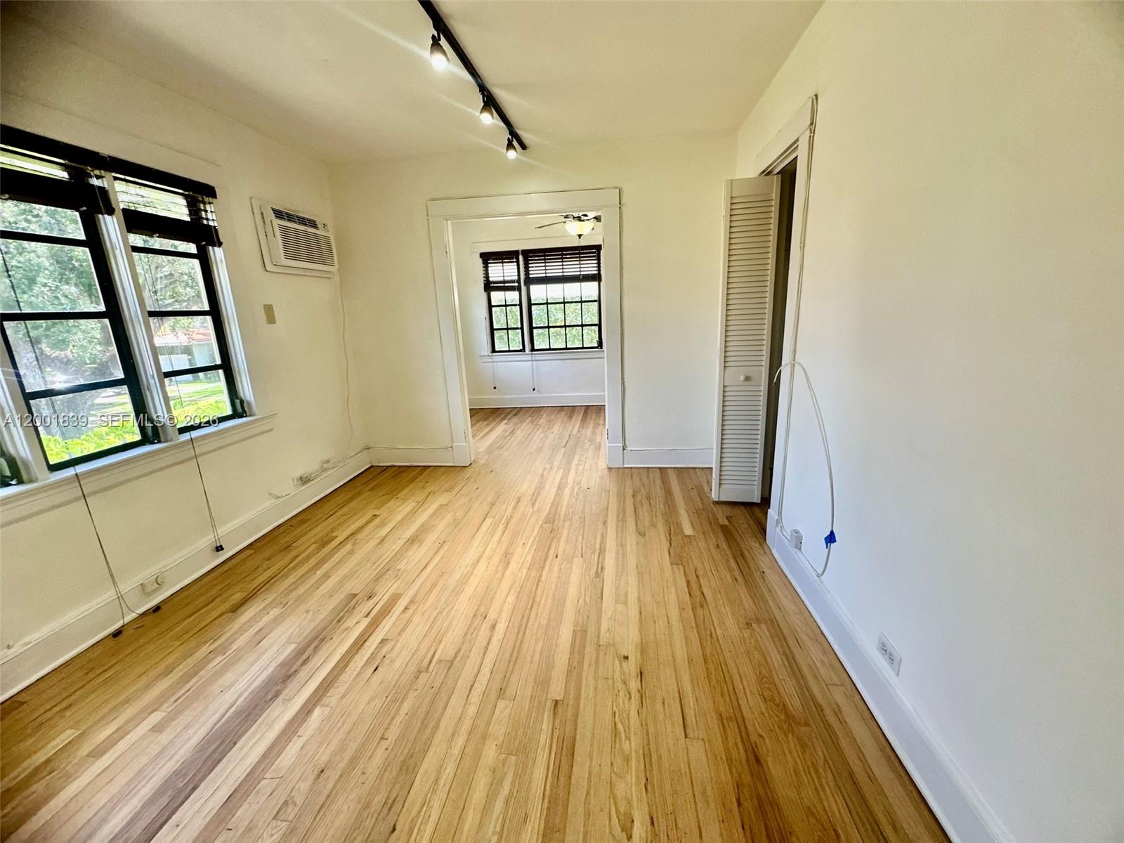 CORAL GABLES C C SEC 3 - Residential Lease