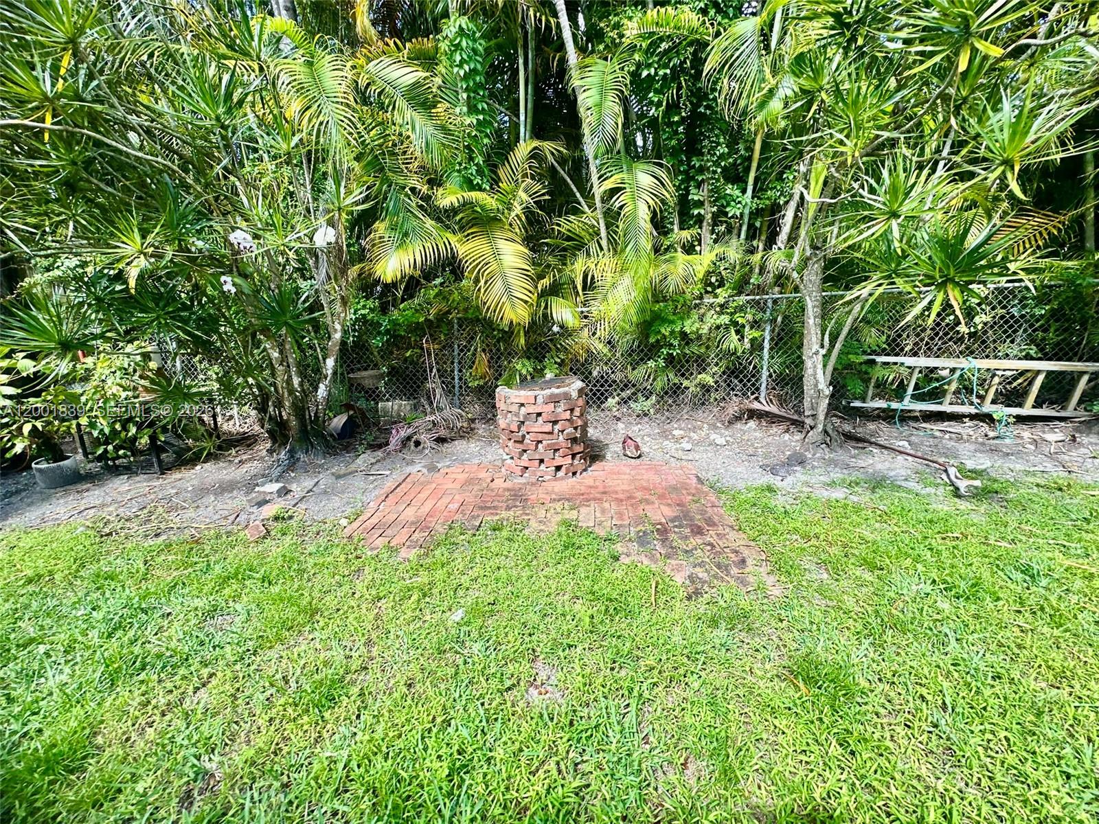 CORAL GABLES C C SEC 3 - Residential Lease