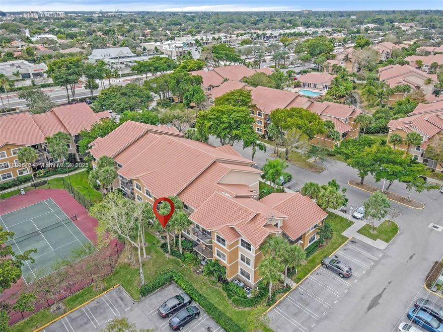 Spacious 2-bed/2-bath first-floor condo in the gated Edgewater community. This bright unit offers tile flooring throughout, updated kitchen with stainless steel appliances, in-unit washer/dryer, and an upgraded primary bath. Enjoy resort-style amenities including two pools, fitness center, tennis courts, playground, and BBQ area. Convenient Coral Springs location close to shopping, dining, parks, and major highways. Water/sewer included.
Brand new water-heater.