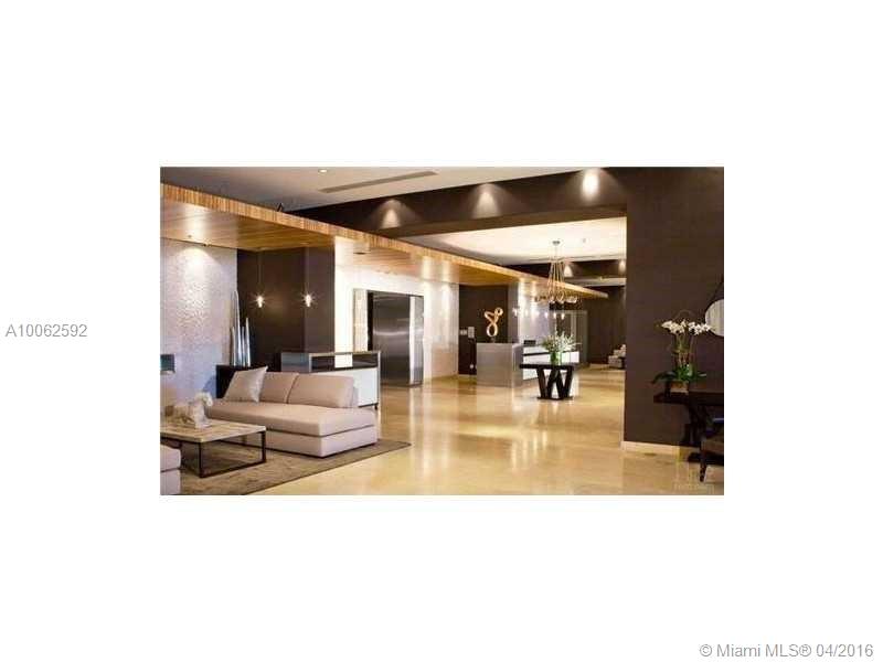 UPGRADED LOFT UNIT. 1 BEDROOM 1.5 BATH FACING EAST. LARGE PORCELAIN FLOORS, BLACKOUT ROLLERSHADES. NEW BATH FIXTURES IN BOTH BATHS, UNIT COMPLETELY REFRESHED.
CREDIT/INCOME EMPLOYMENT REQUIRED WITH OFFER.