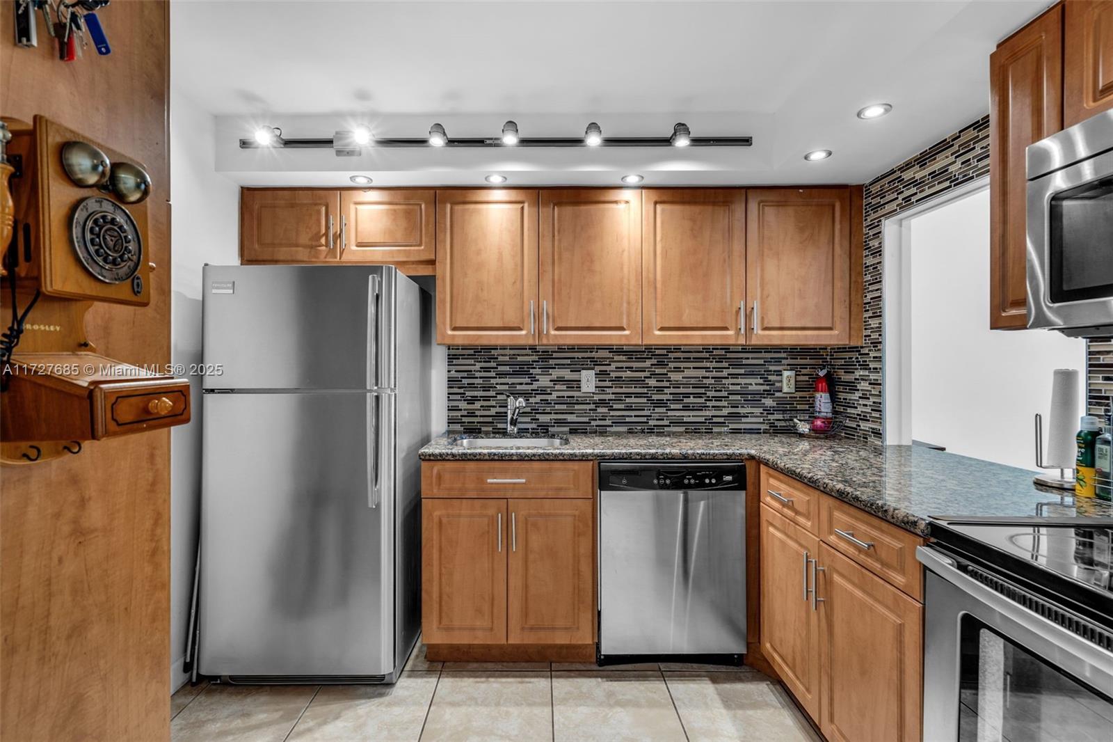 TOWERS OF OCEANVIEW EAST - Residential