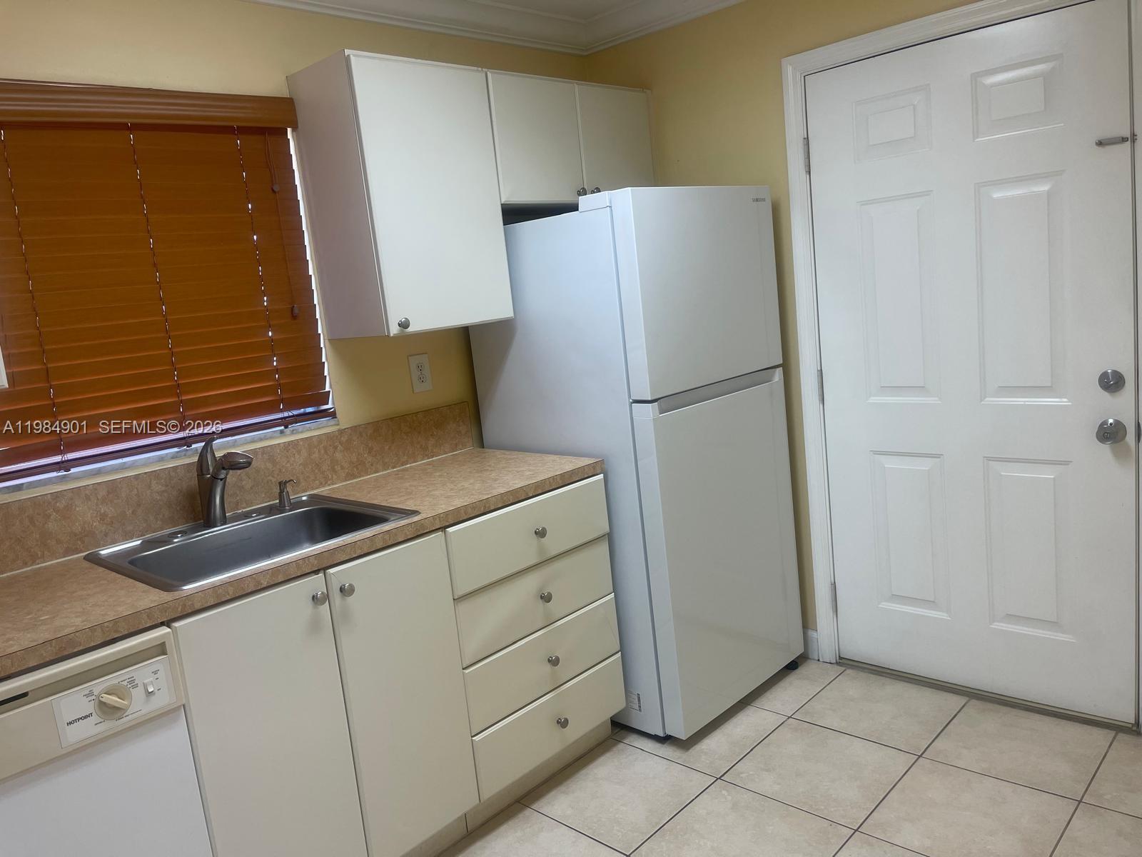 COURTYARDS AT KENDALL CON - Residential