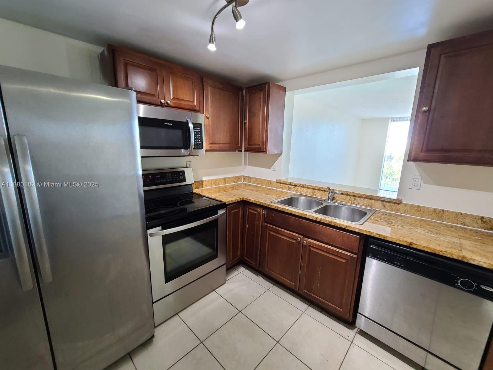 MONTECARLO CONDO - Residential