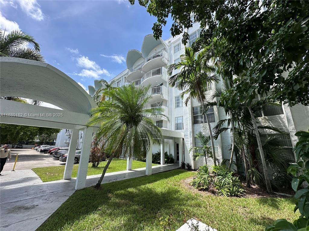 MONTECARLO CONDO - Residential