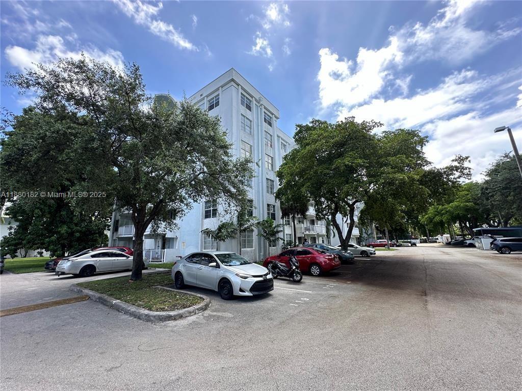 MONTECARLO CONDO - Residential