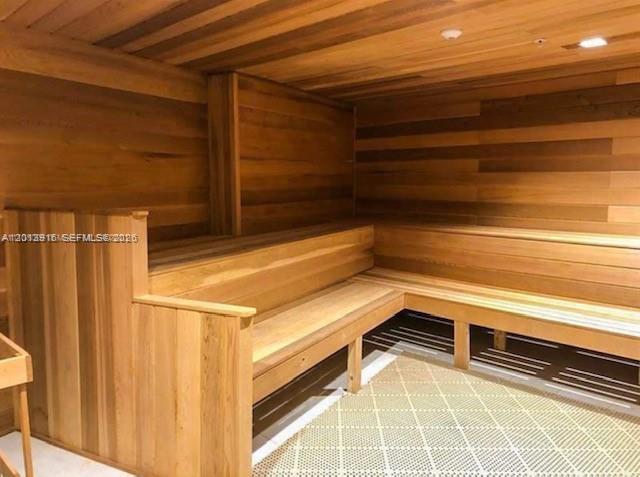OLYMPUS CONDO PHASE - Residential Lease