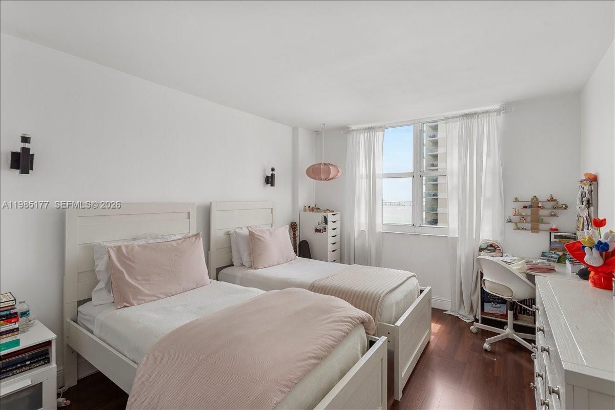 Isola Condo - Residential