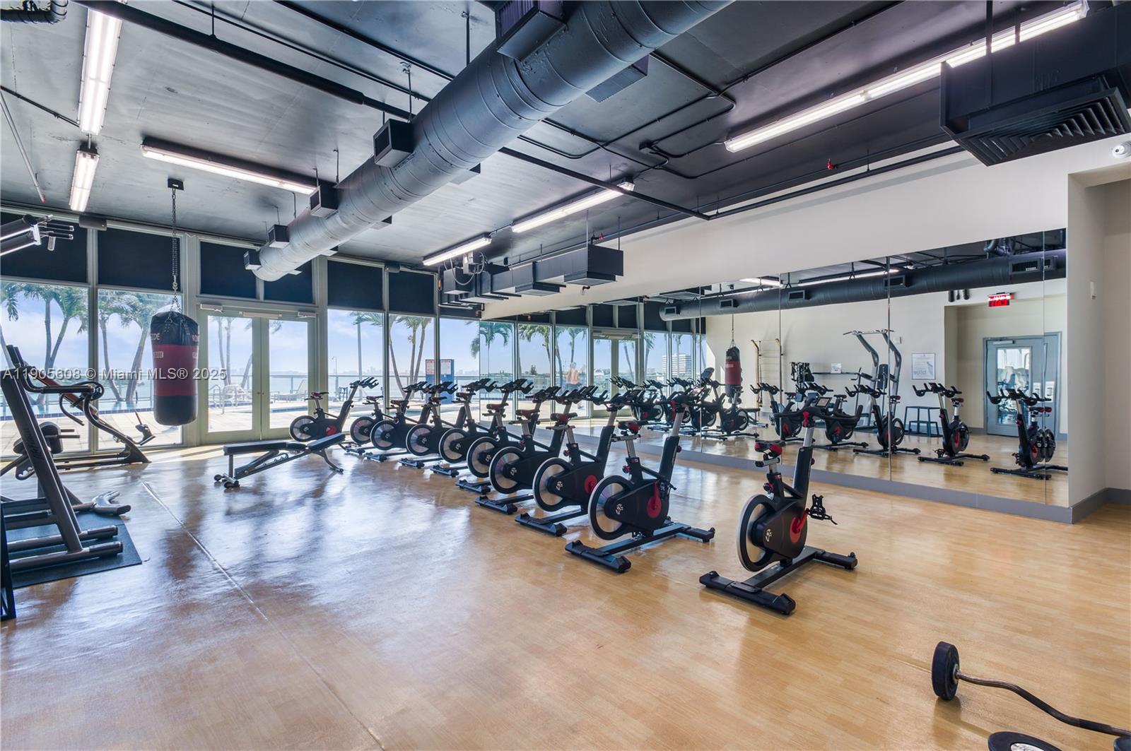 BLUE CONDO - Residential