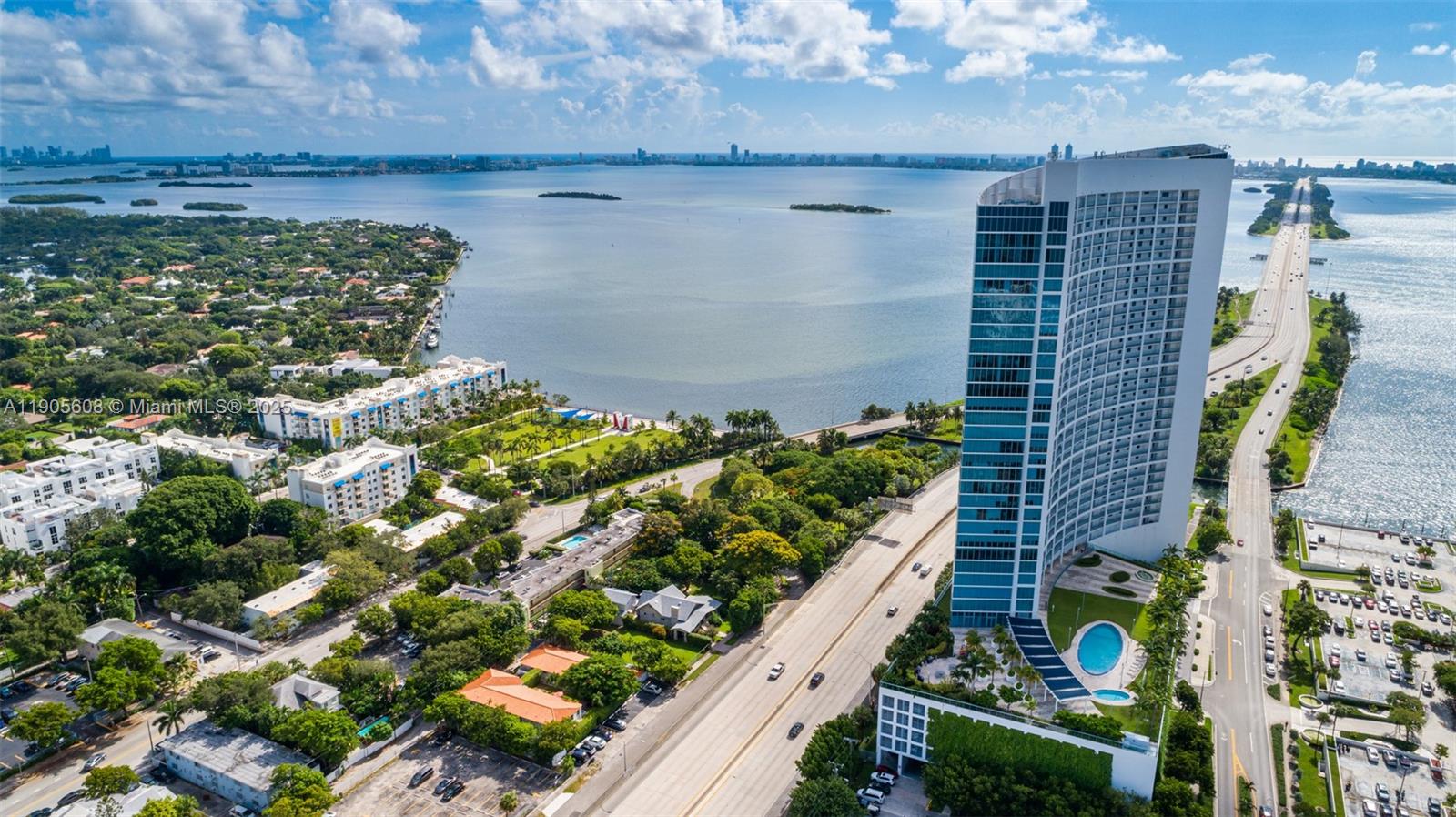 BLUE CONDO - Residential