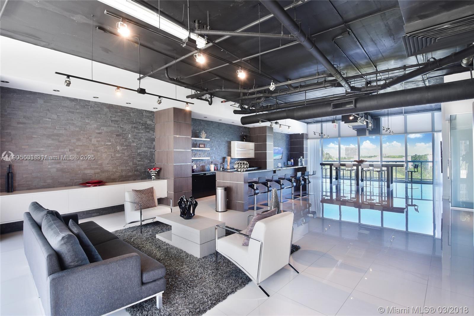 BLUE CONDO - Residential