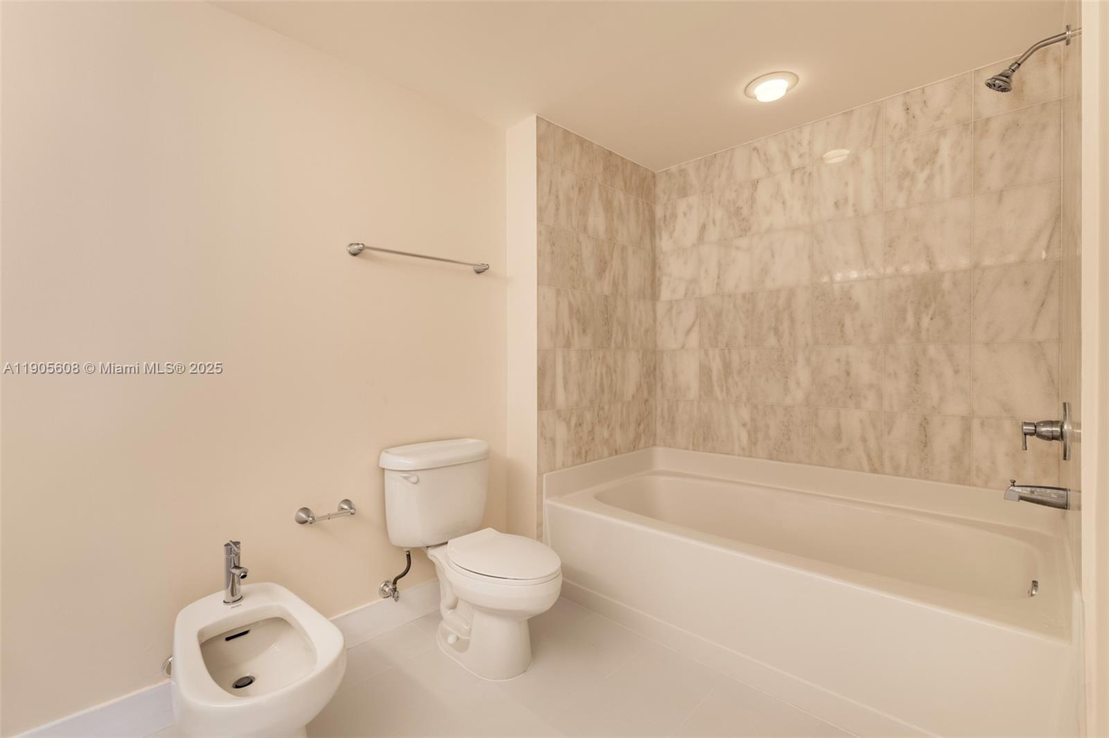 BLUE CONDO - Residential