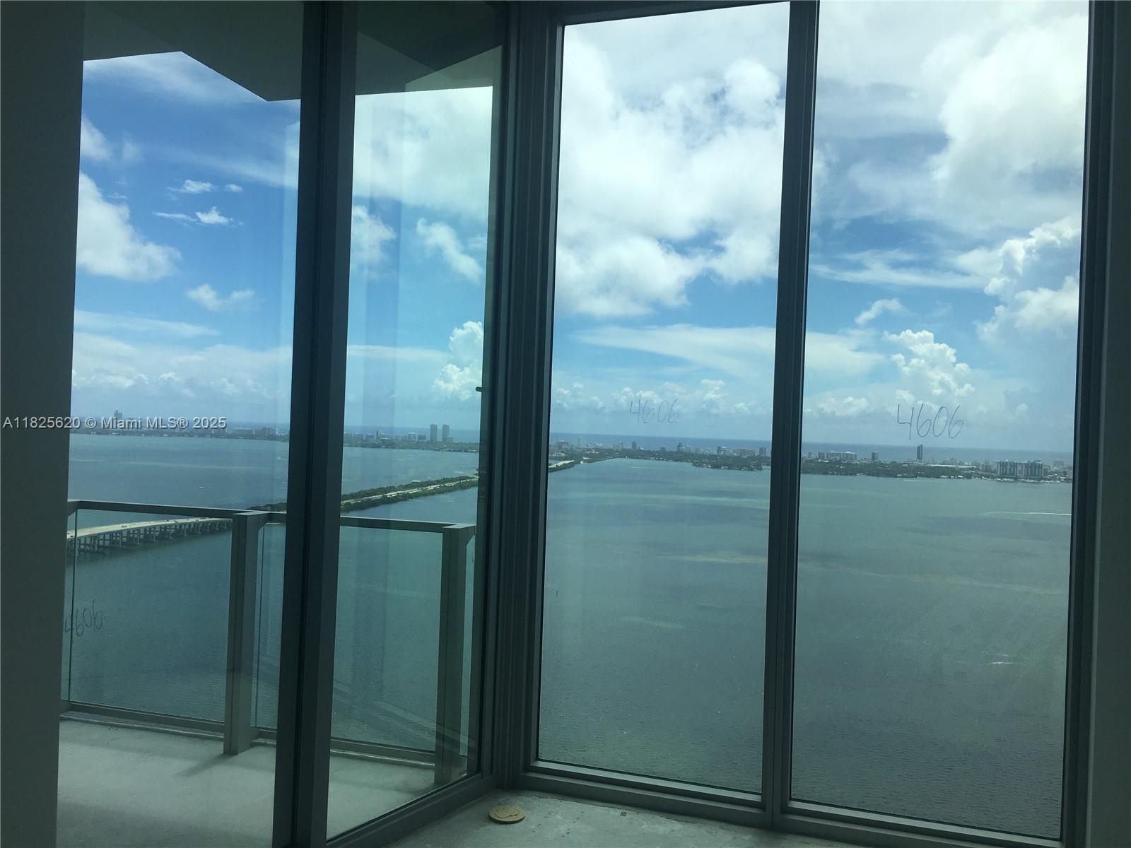2900 NE 7 AV PH4606