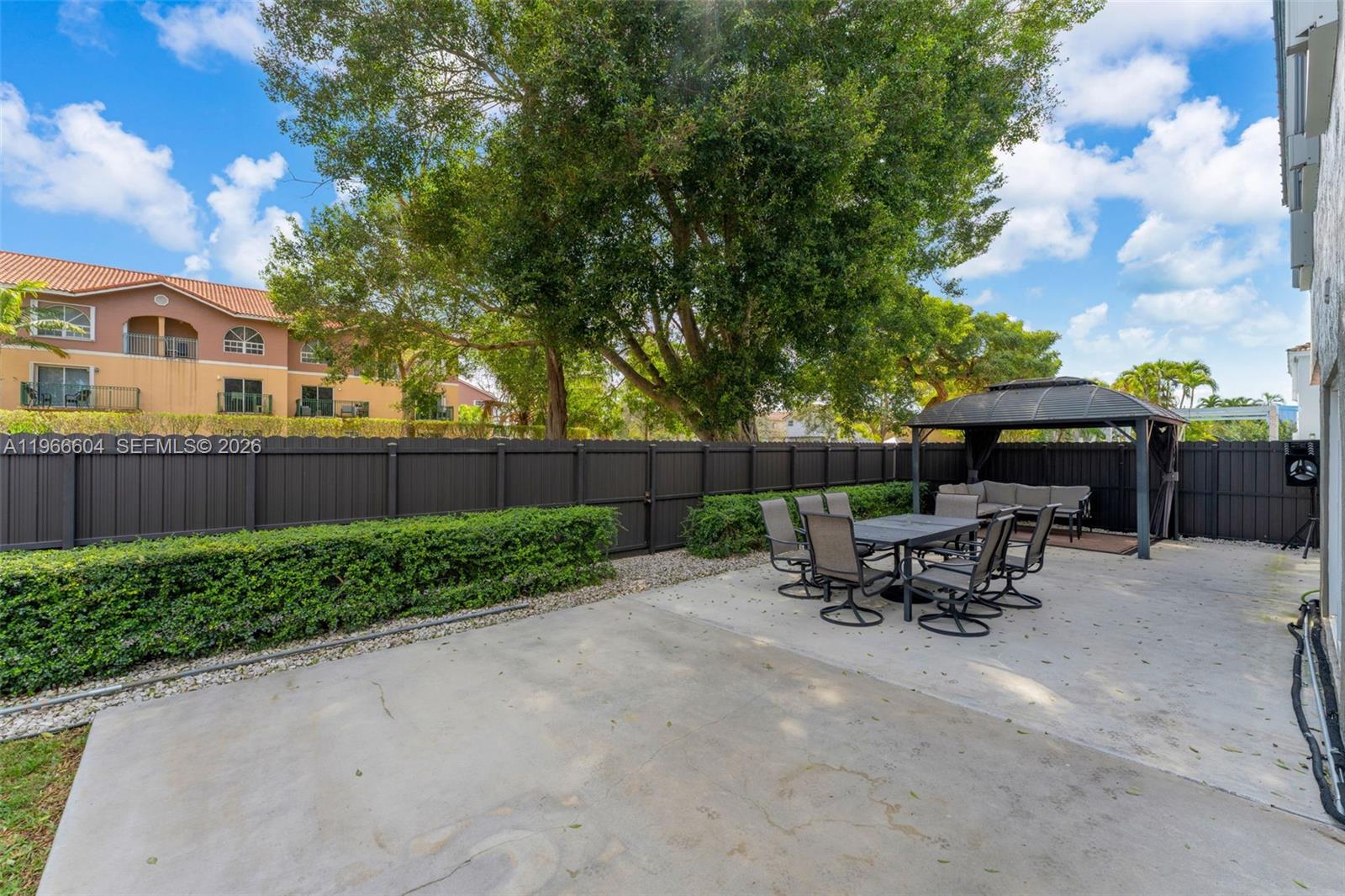 WEITZER HAMMOCKS HOMES SE - Residential