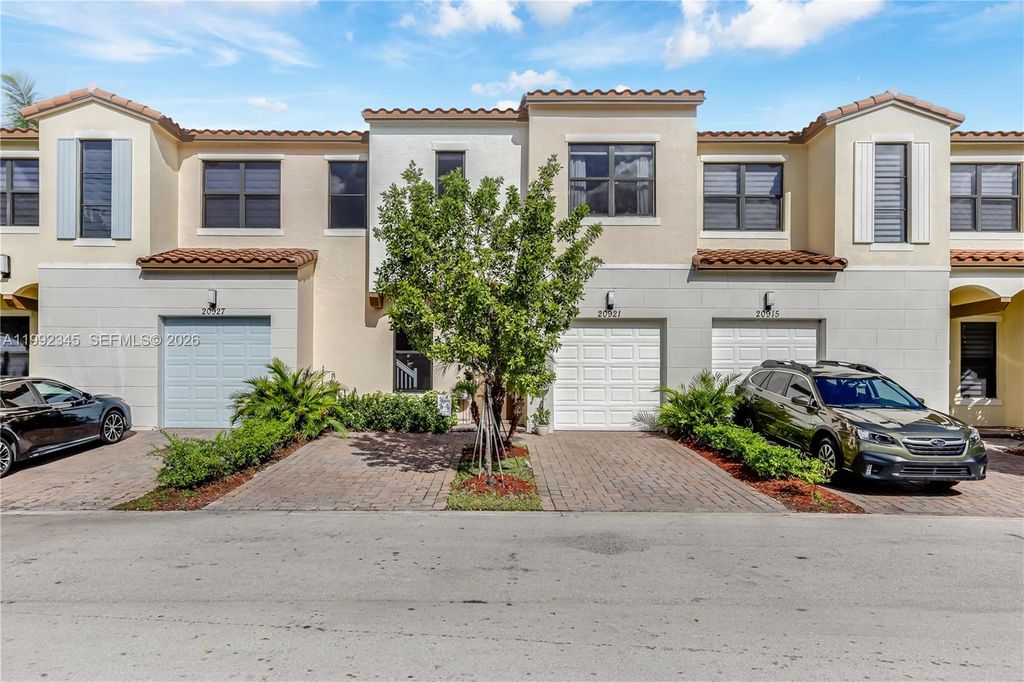 Photo of 20921 NW 1st Ct, Pembroke Pines, FL 33029 (MLS # A11992345)