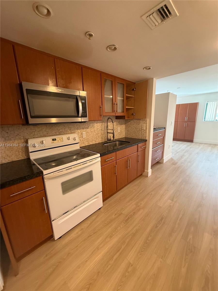 CARVERS SUB - Residential Lease