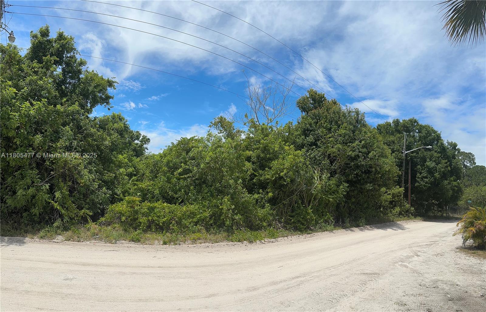 825 8th Ct, Vero Beach, FL, 32962/$65,000 1 825 8th Ct