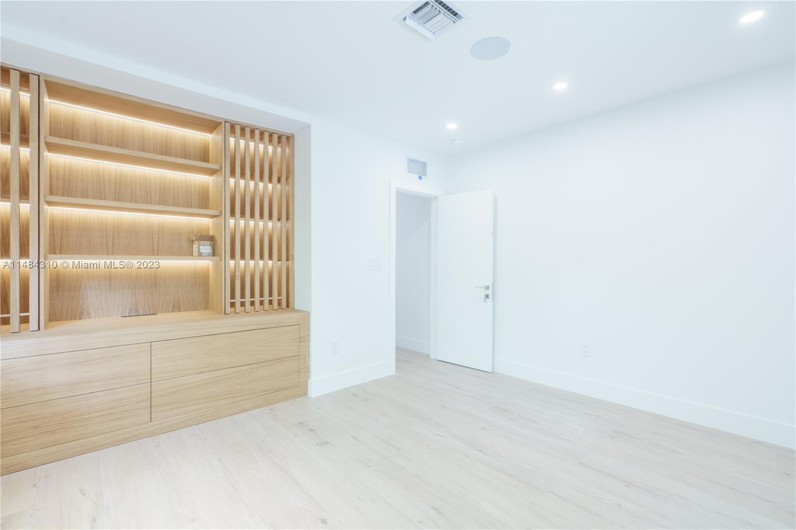 KEYSTONE ISLAND NO 1 - Residential