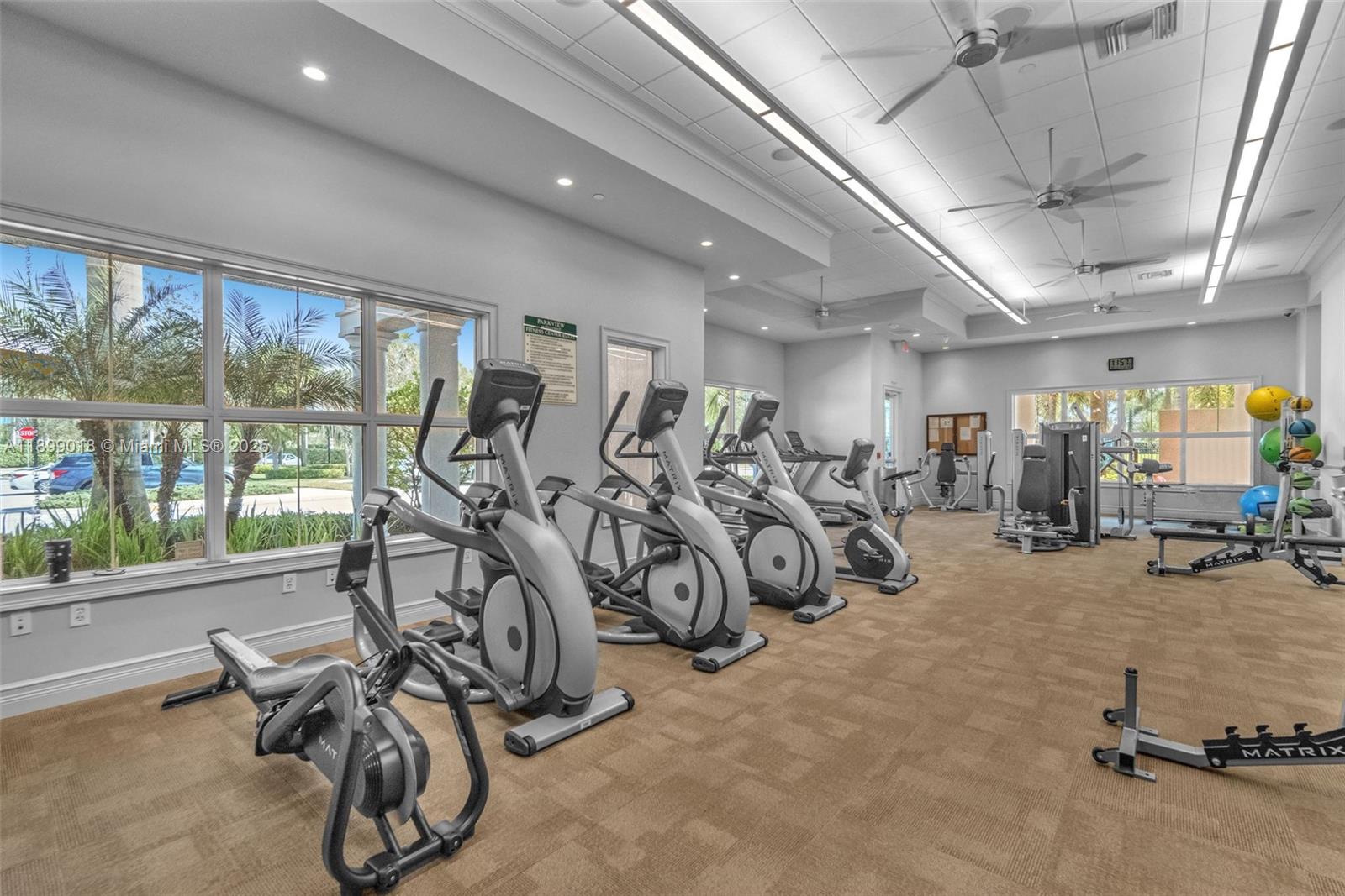 HILLCREST COUNTRY CLUB SO - Residential
