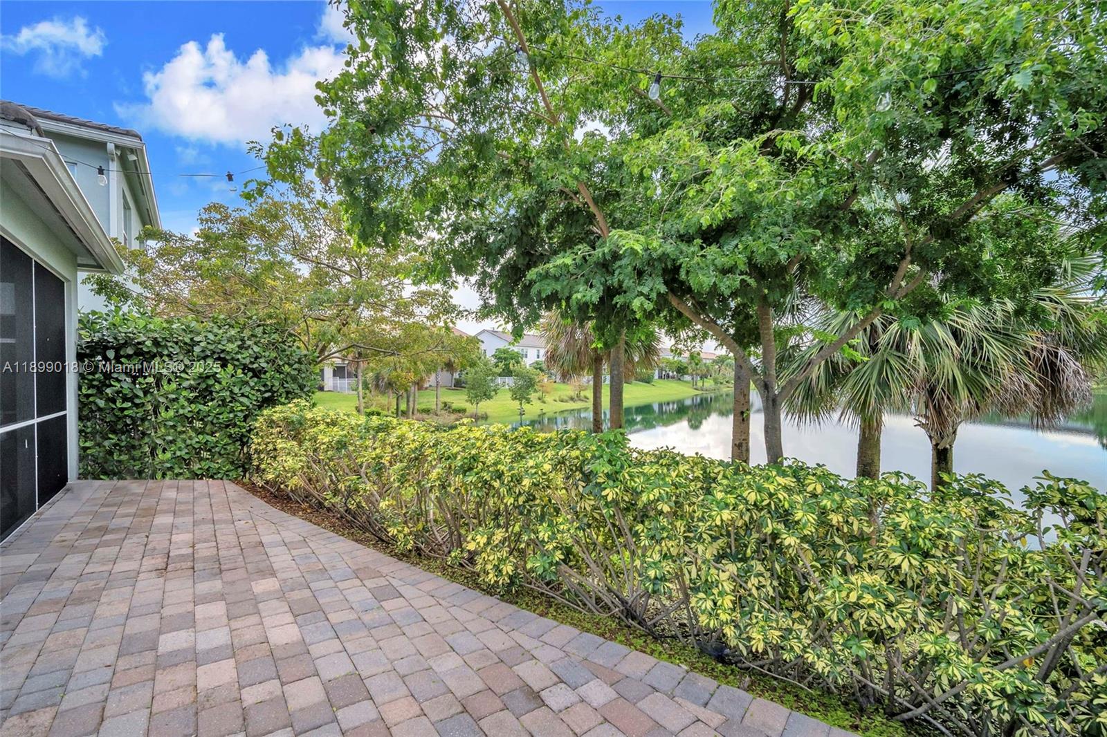 HILLCREST COUNTRY CLUB SO - Residential