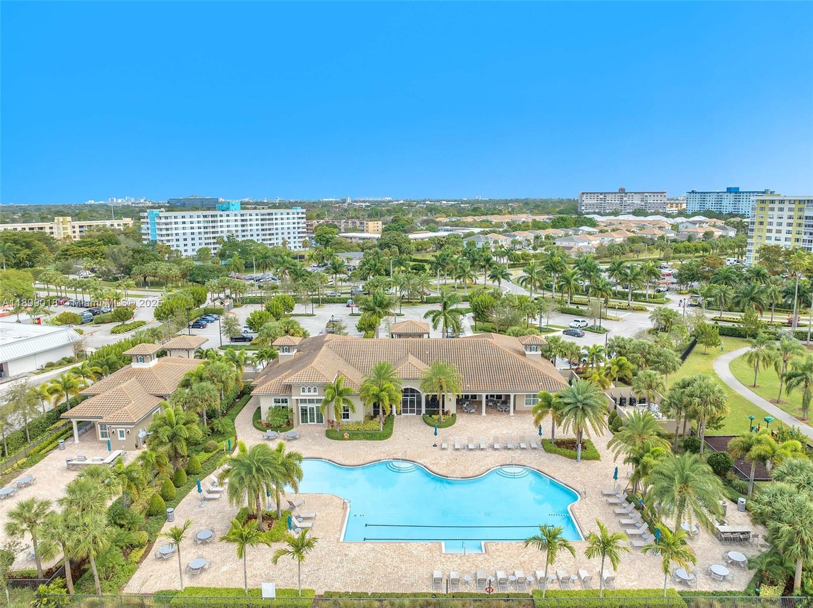 HILLCREST COUNTRY CLUB SO - Residential