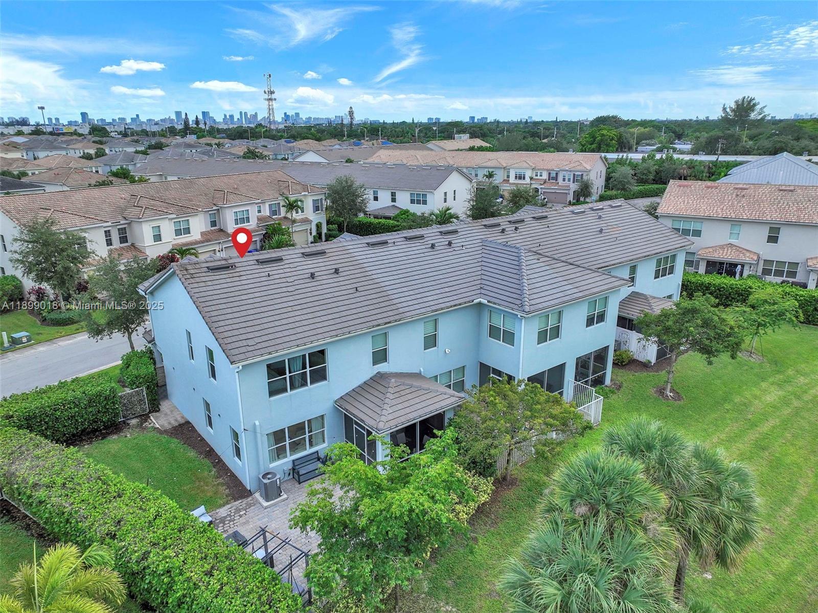 HILLCREST COUNTRY CLUB SO - Residential