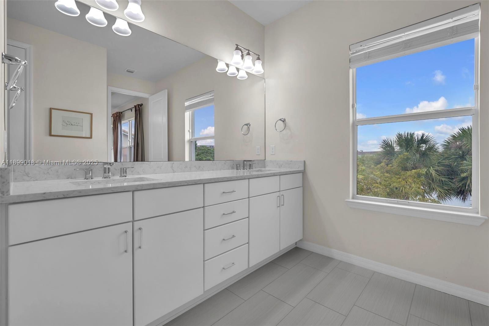 HILLCREST COUNTRY CLUB SO - Residential
