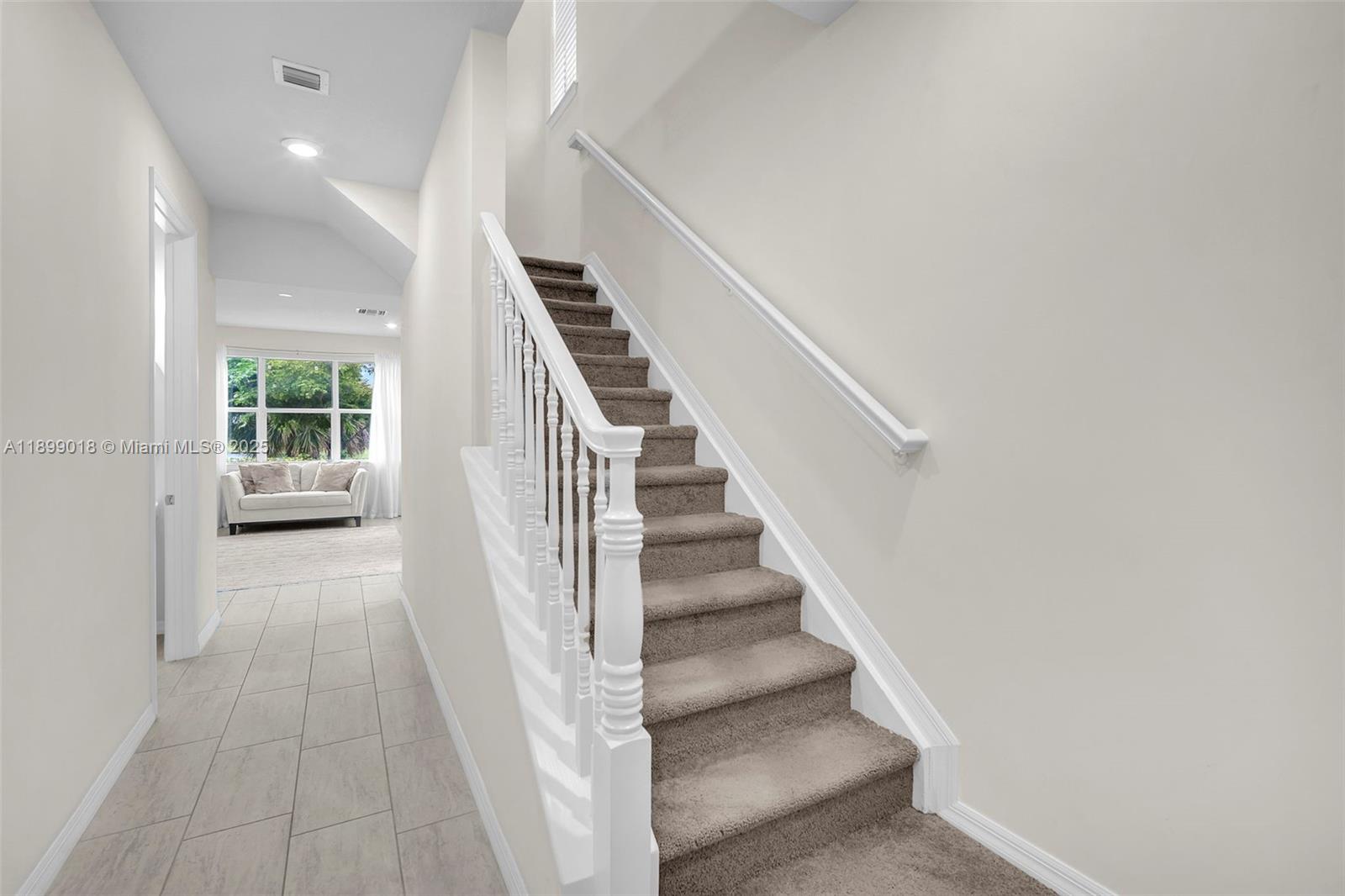 HILLCREST COUNTRY CLUB SO - Residential
