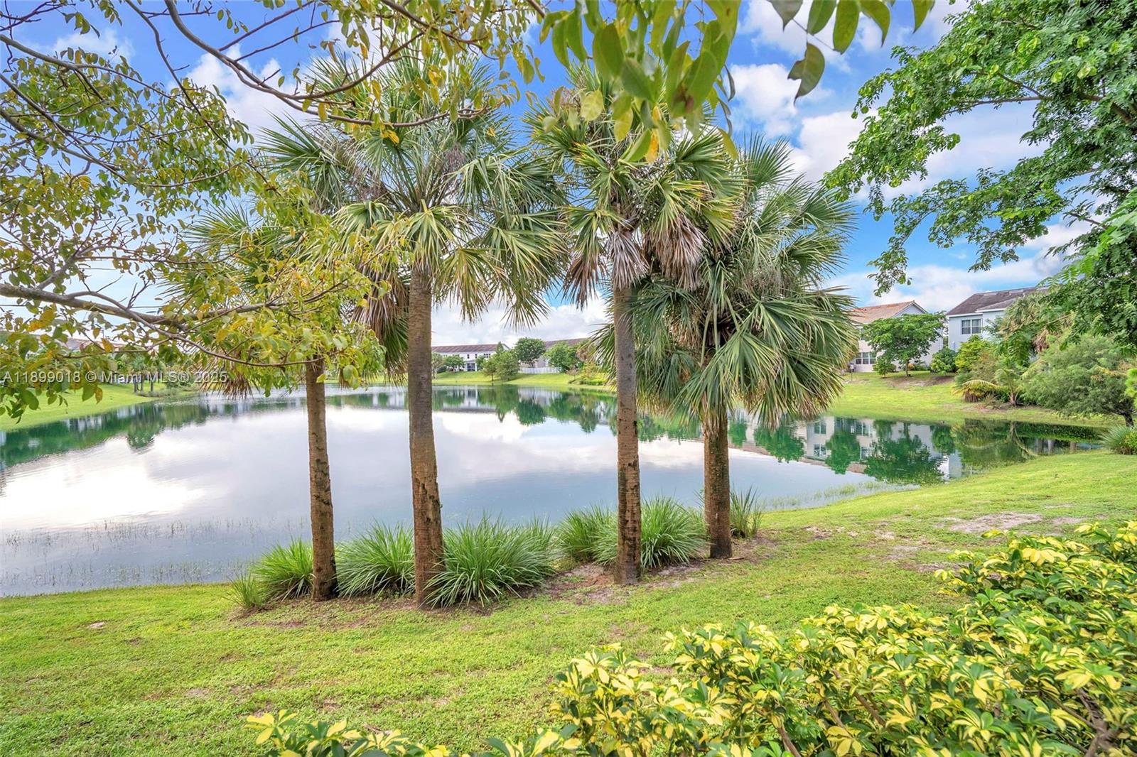 HILLCREST COUNTRY CLUB SO - Residential