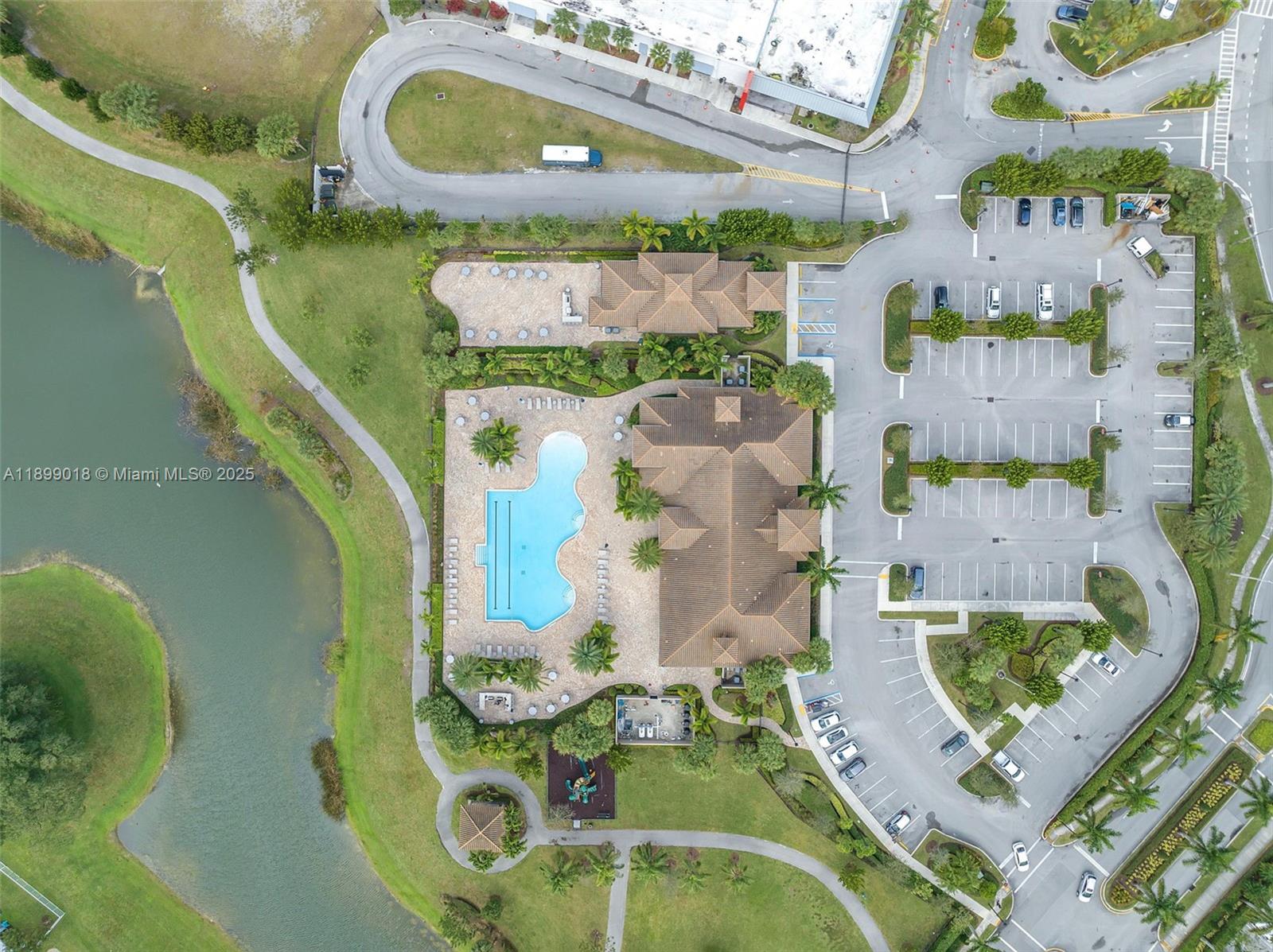HILLCREST COUNTRY CLUB SO - Residential