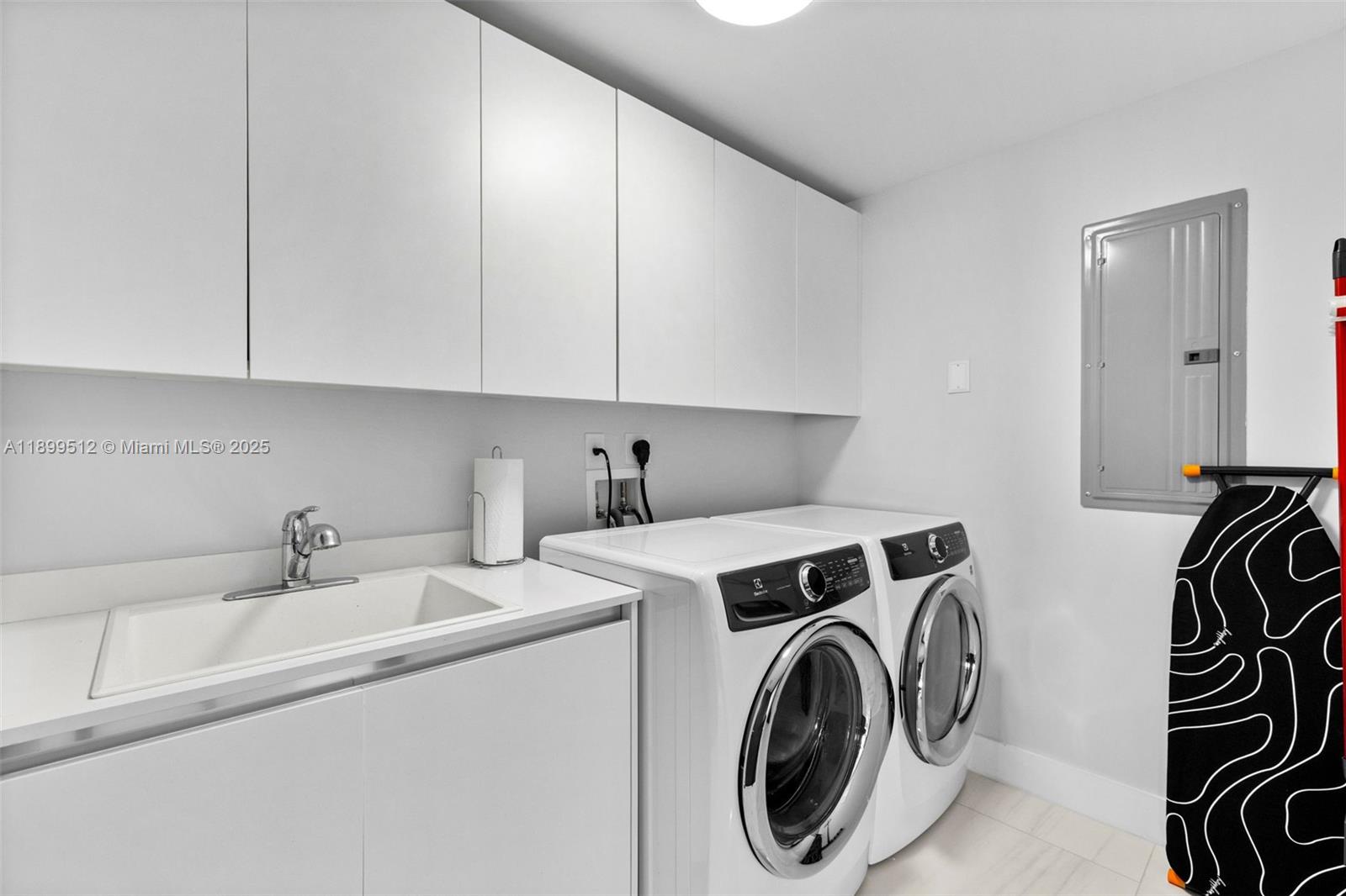 RIVA CONDOMINIUM - Residential