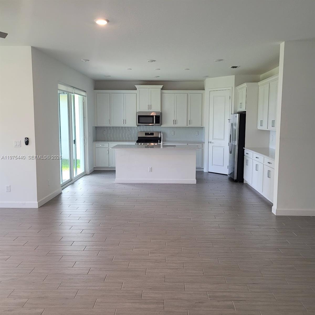 ARDEN PUD POD C SOUTH - Residential Lease