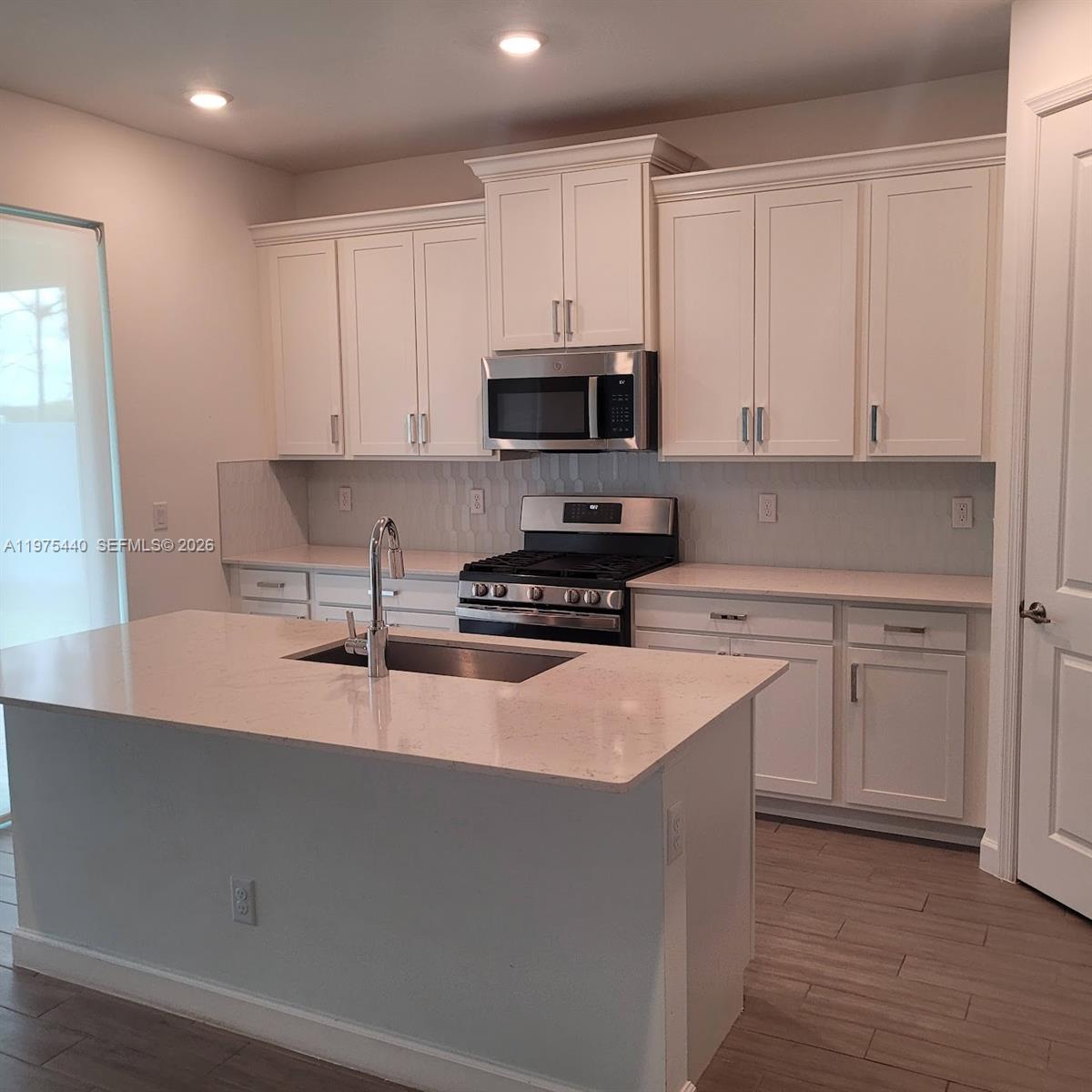 ARDEN PUD POD C SOUTH - Residential Lease