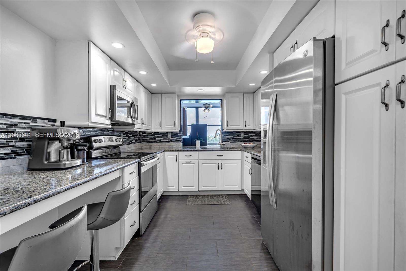 1000 Parkview Dr 715
