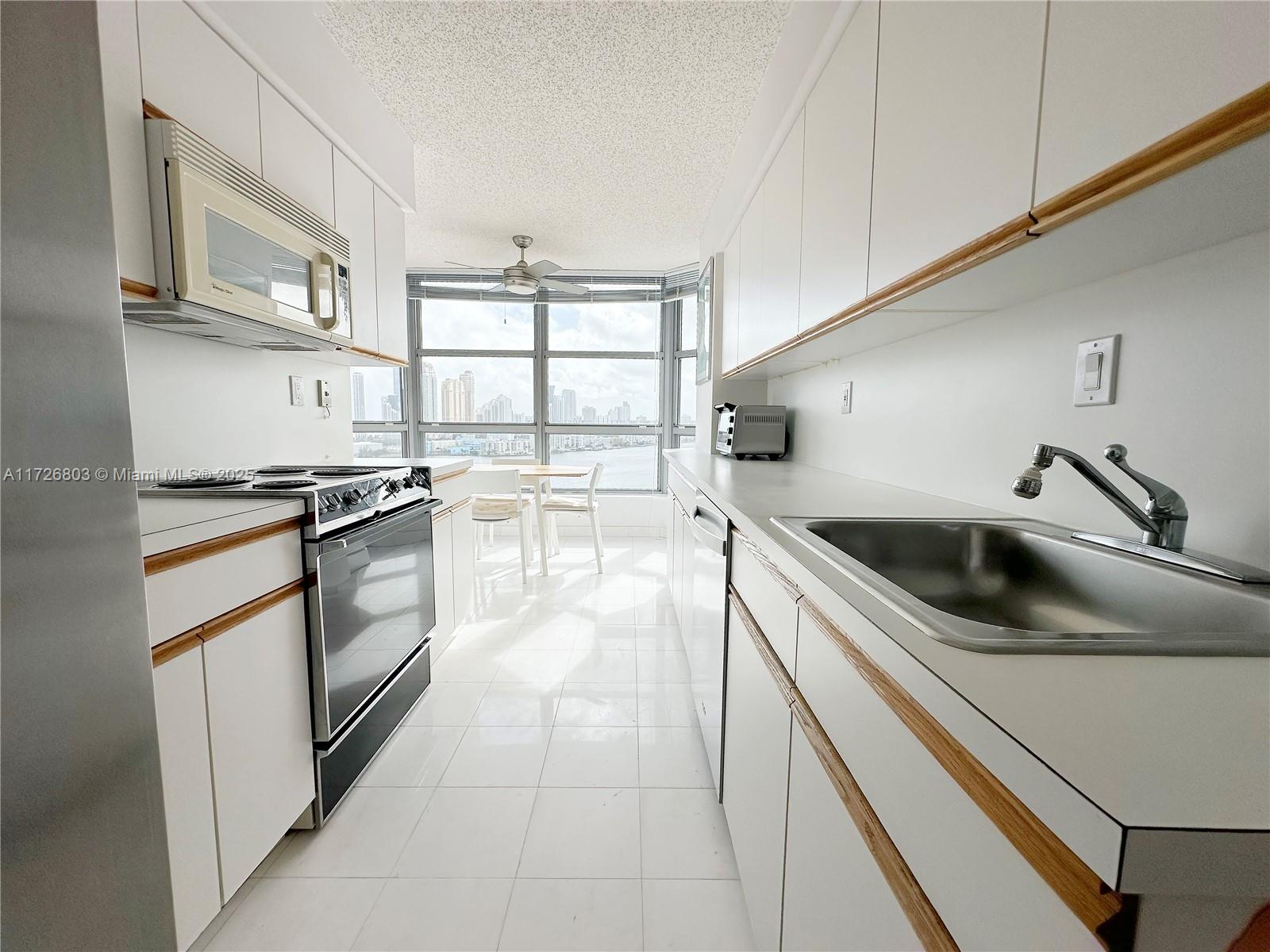 MYSTIC POINTE CONDO NO TH - Residential Lease