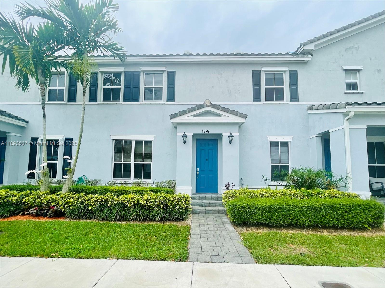 KENDALL COMMONS TOWNHOMES - Residential Lease
