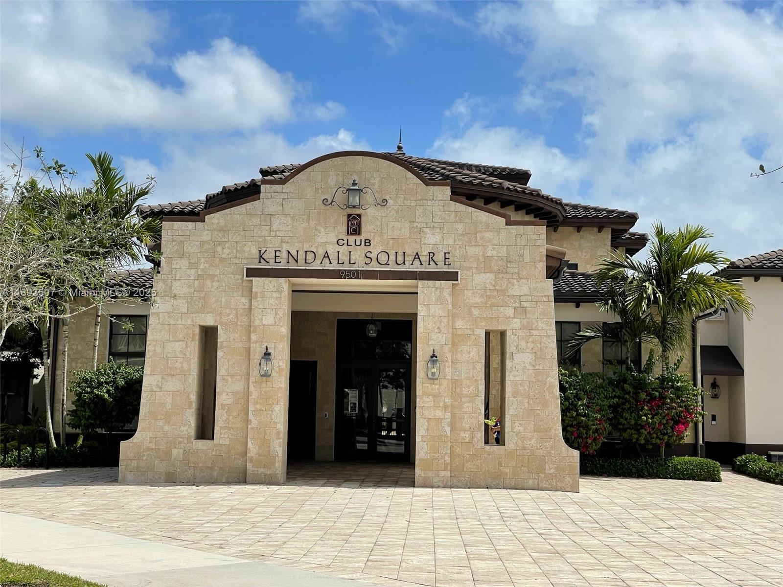 KENDALL COMMONS TOWNHOMES - Residential Lease