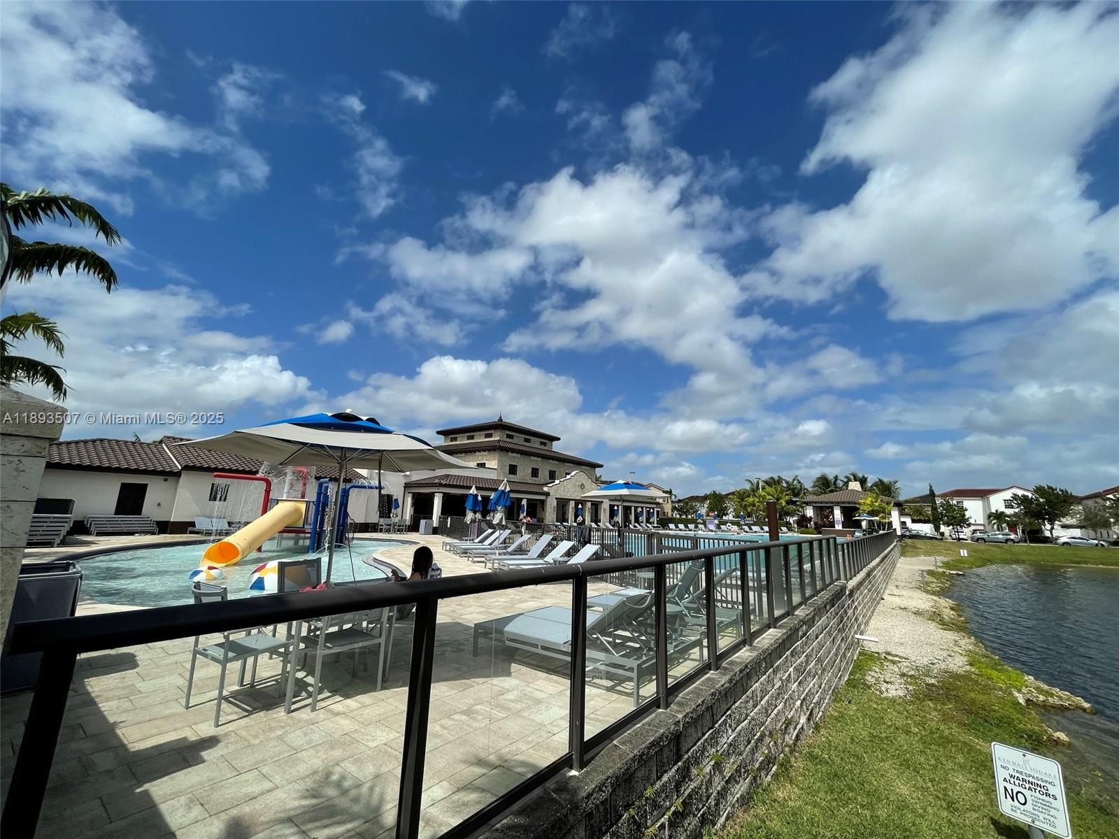 KENDALL COMMONS TOWNHOMES - Residential Lease