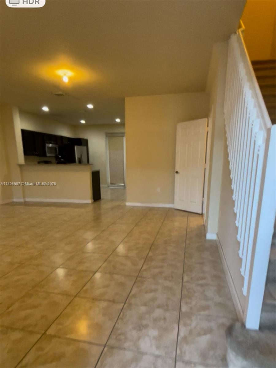 KENDALL COMMONS TOWNHOMES - Residential Lease