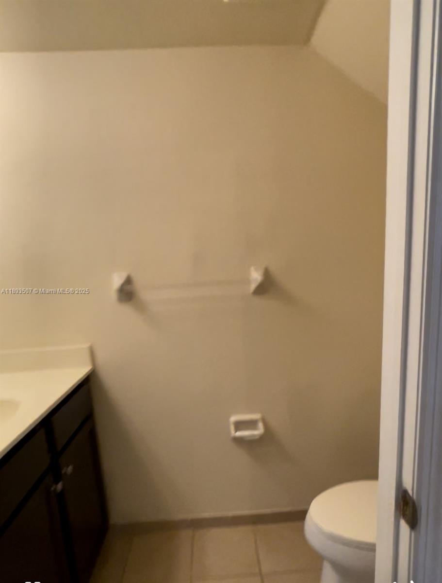 KENDALL COMMONS TOWNHOMES - Residential Lease