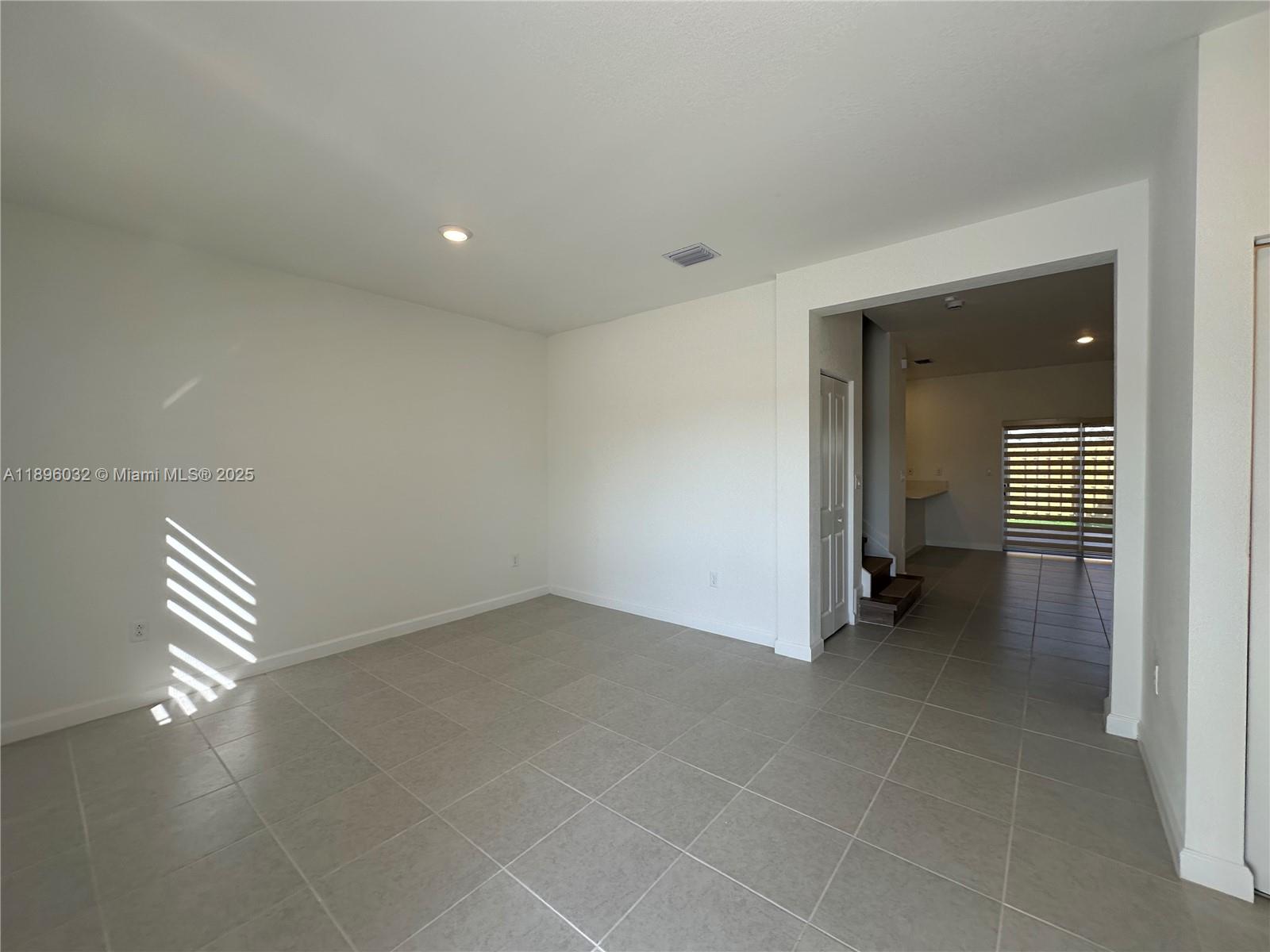 PARADISE PINES - Residential