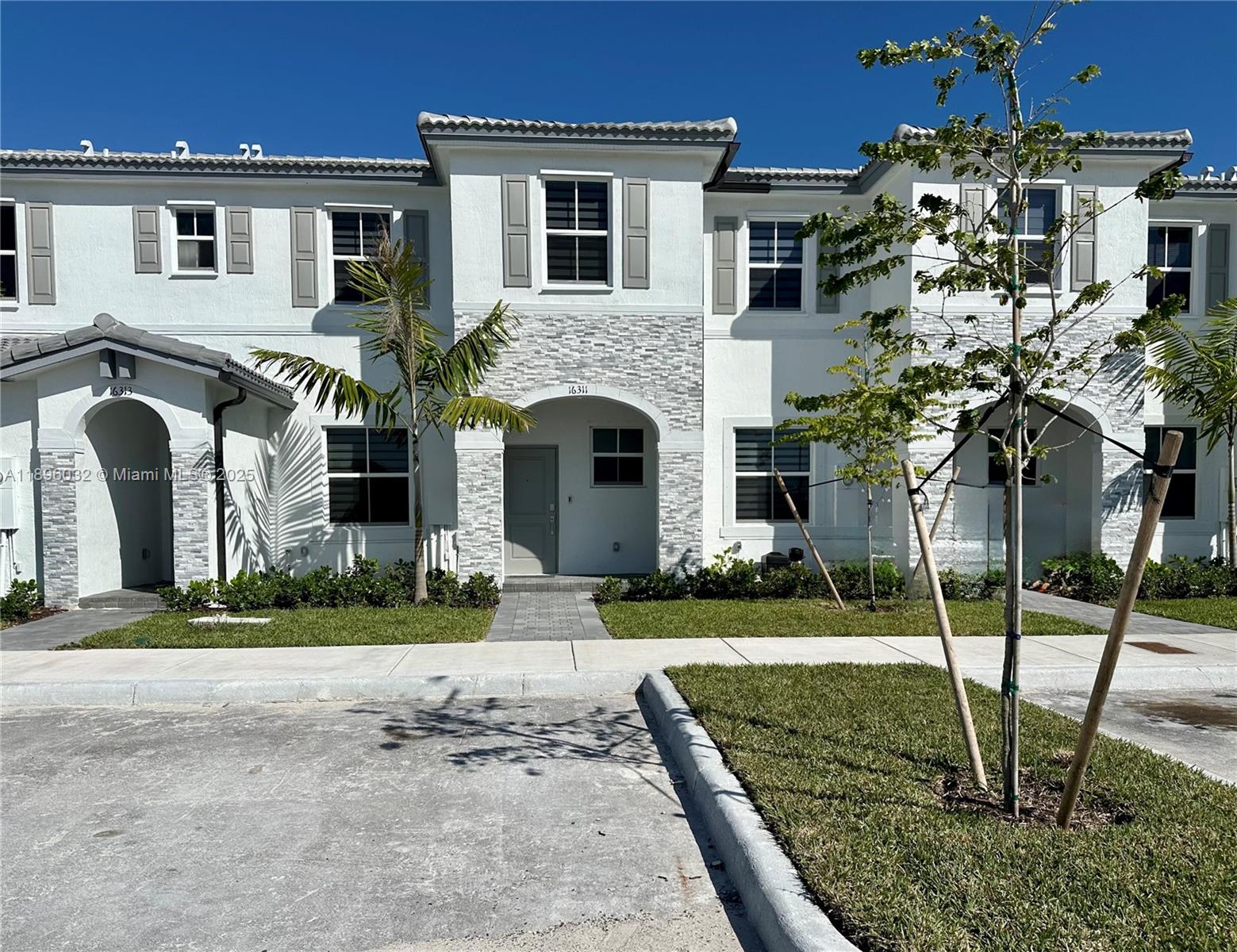 PARADISE PINES - Residential