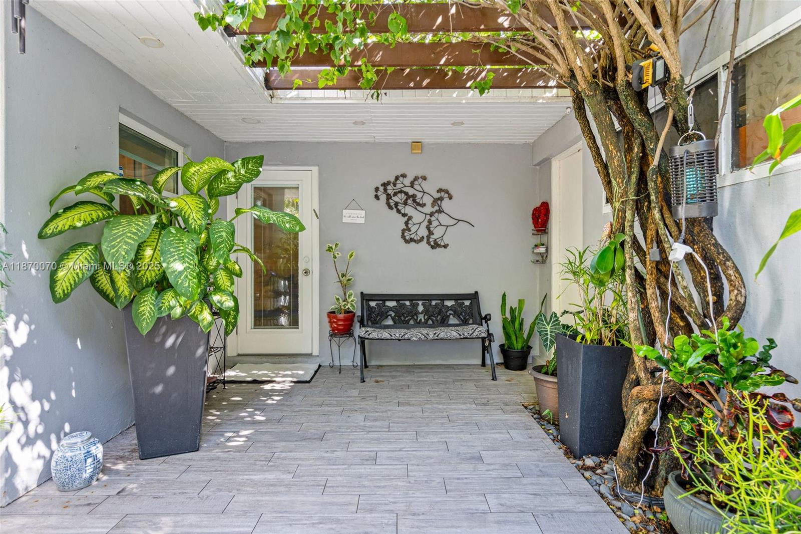 COUNTRY CLUB OF MIAMI FAI - Residential